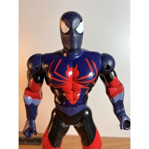 Marvel 2000 Spiderman Figure Fully Posable - Picture 2 of 10